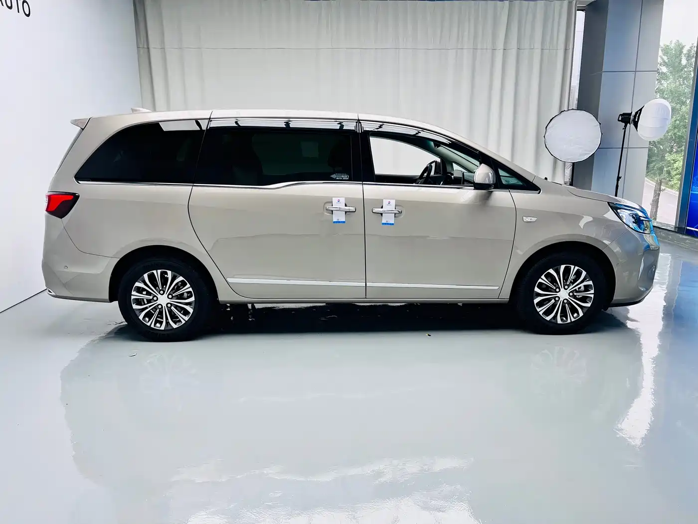 Buick GL8 2022 Land Business Class 652T Smart Prestige фото 5