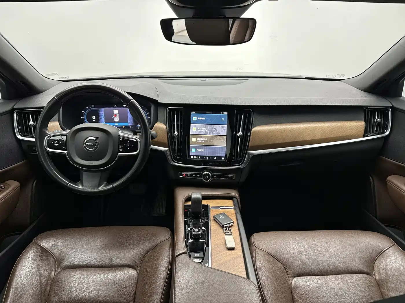VOLVO S90
