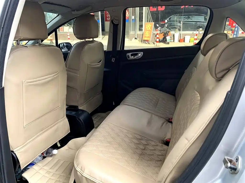 Peugeot 307 2010 Model Sedan 1.6L Automatic Comfort Edition фото 14