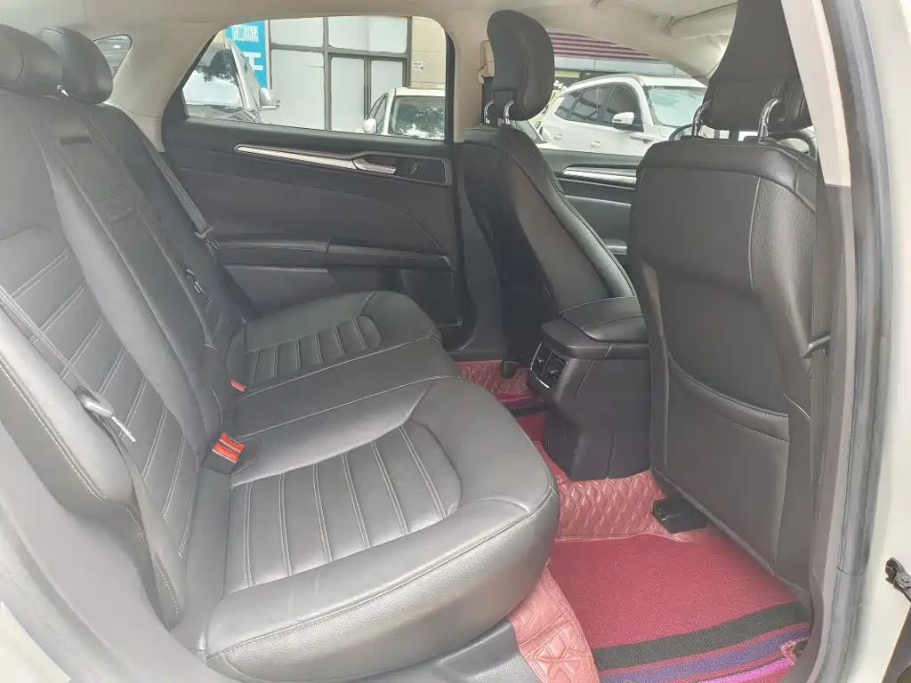 Фото 5 - Ford Mondeo