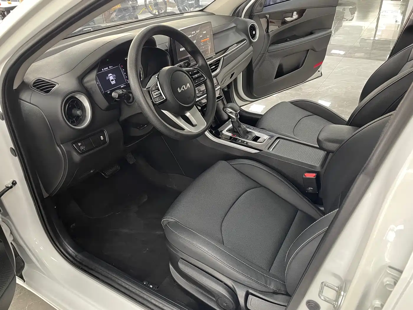 Kia K3 2021 Facelift 1.5L CVT Fashion Edition фото 5