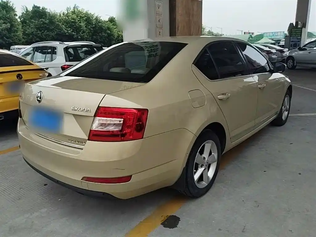 Škoda Octavia 2015 1.6L Automatic逸杰版 фото 7