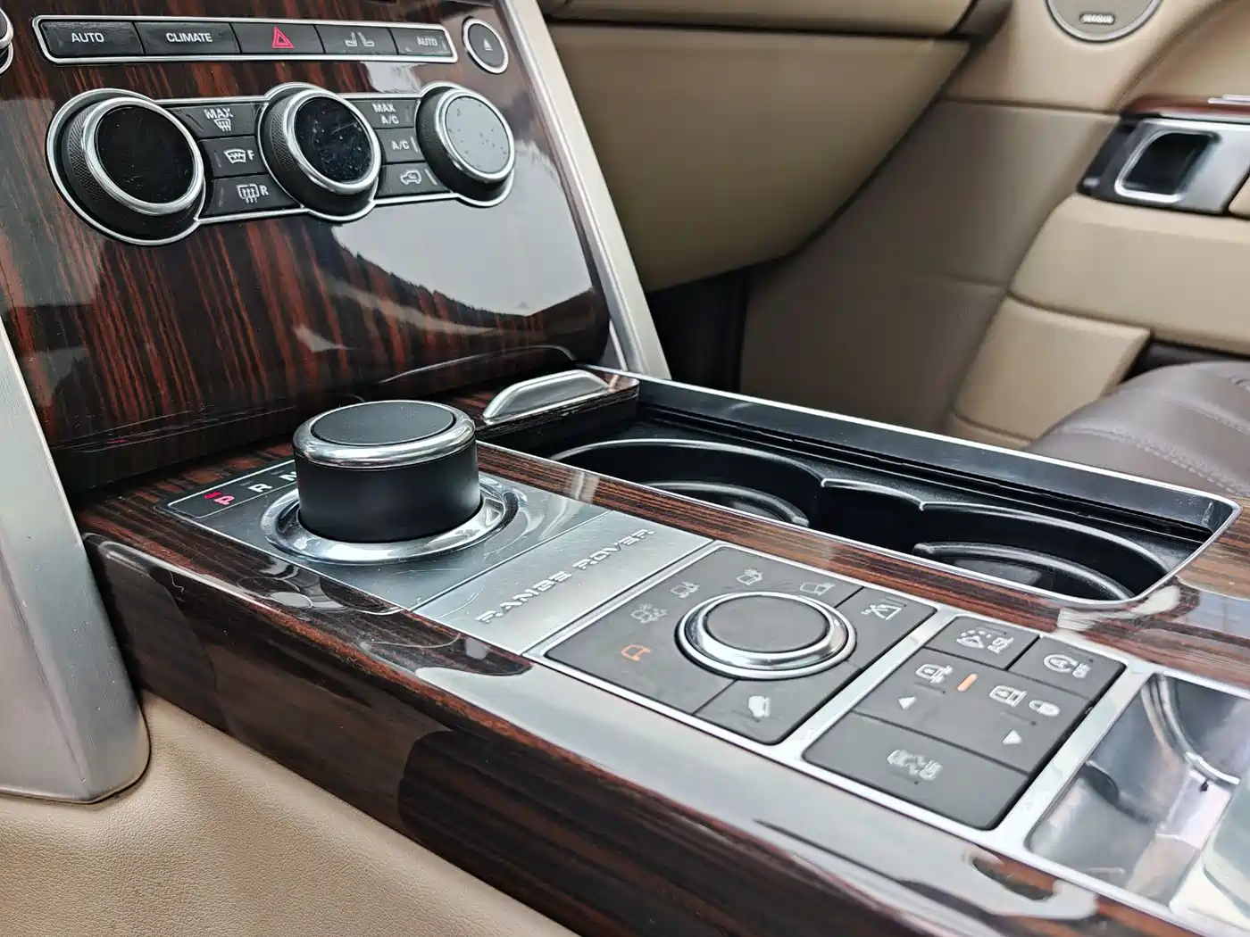 Land Rover Range Rover 2015 3.0 SC V6 Vogue фото 8