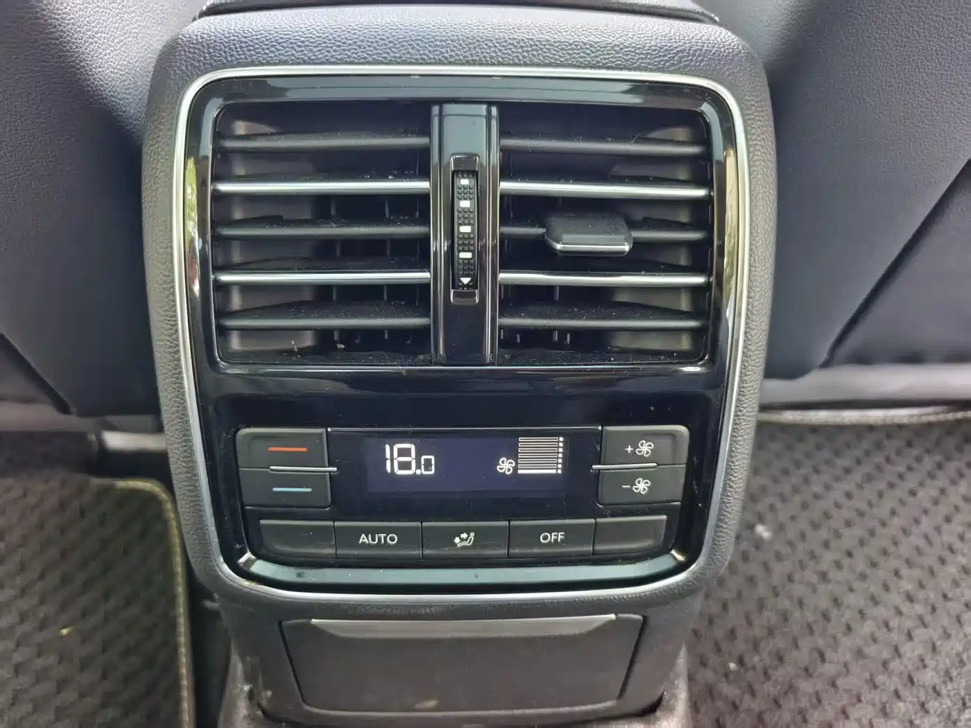 Фото 5 - Volkswagen Magotan