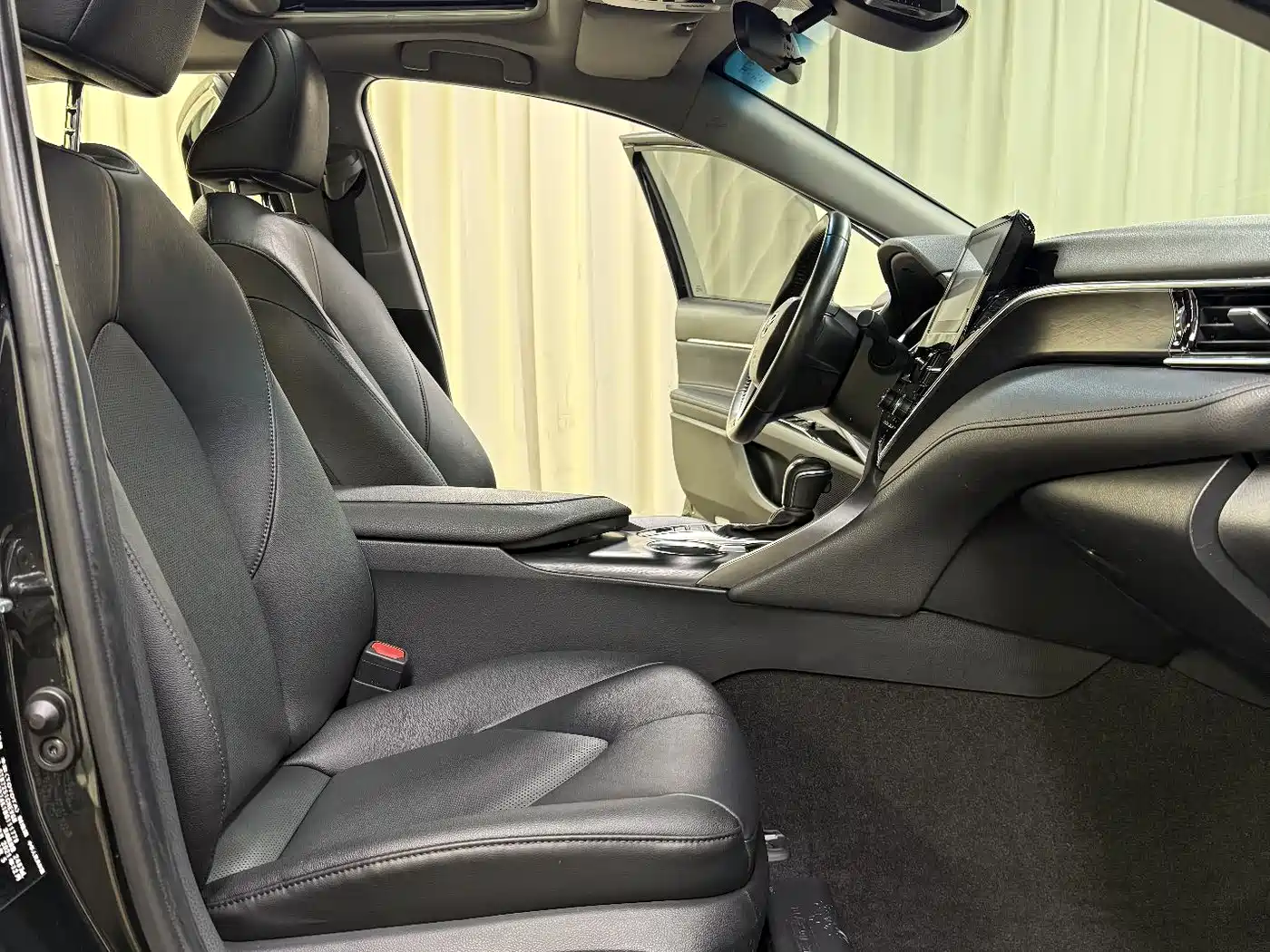 Toyota Camry 2021 Hybrid 2.5HGVP Leading Edition фото 34