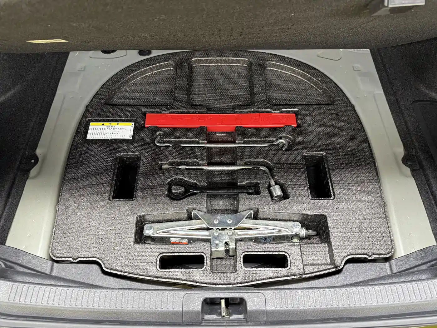 Toyota Camry 2021 Hybrid 2.5HGVP Leading Edition фото 30