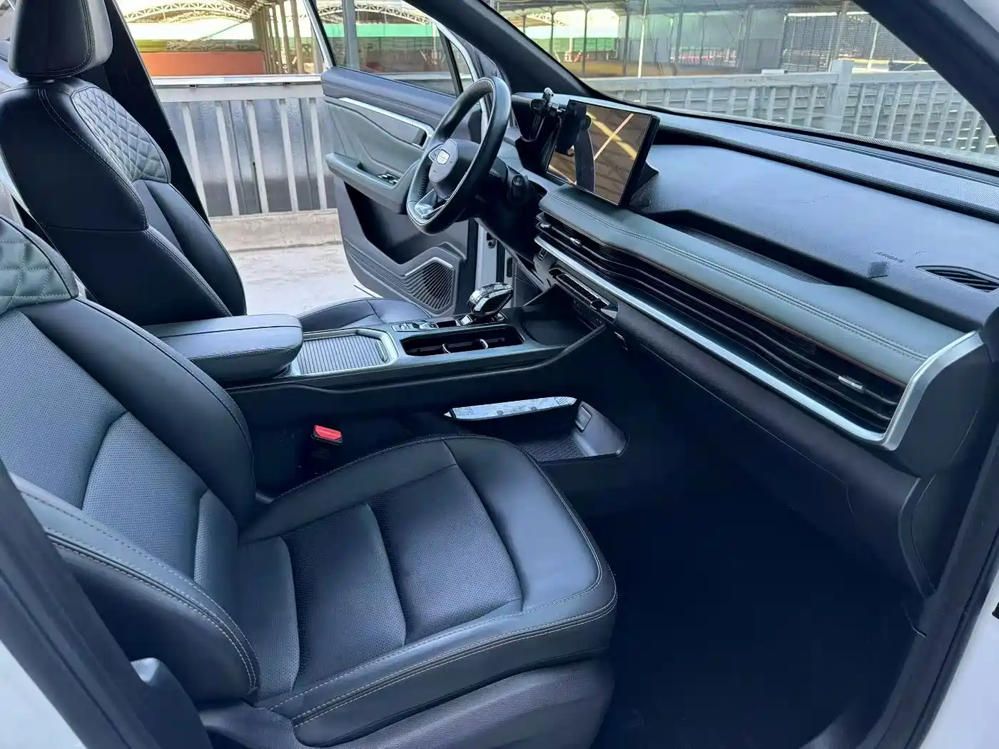 Geely Haoyue L 2024 2023 Model 2.0T DCT Luxury