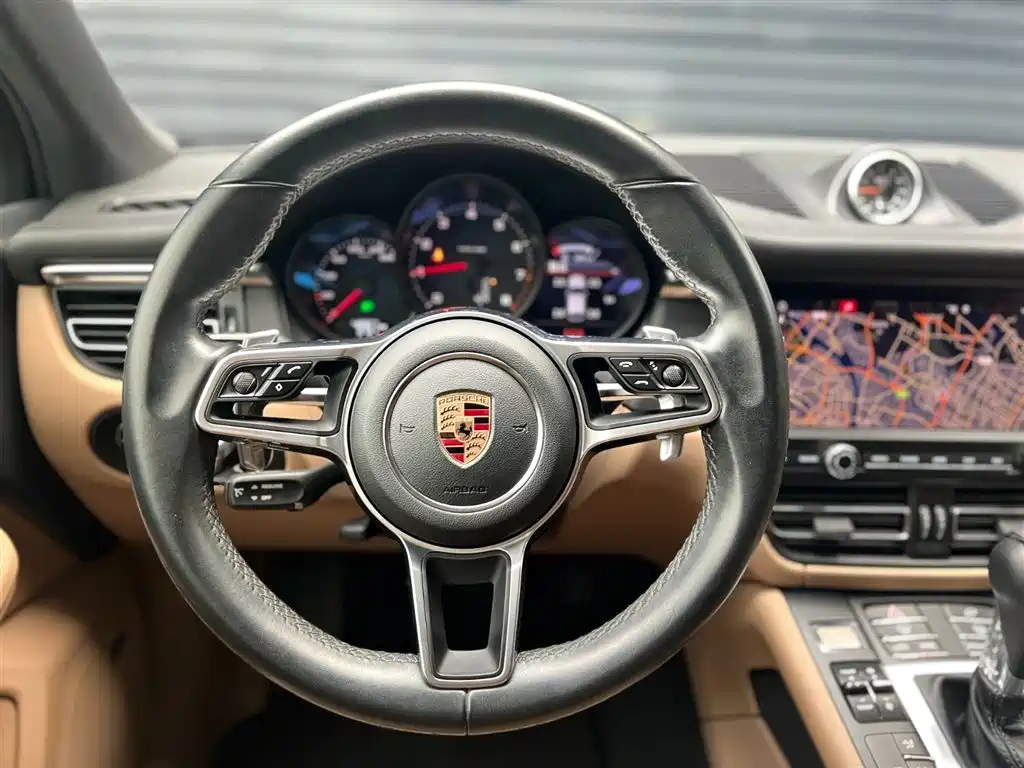 Porsche Macan фото 8