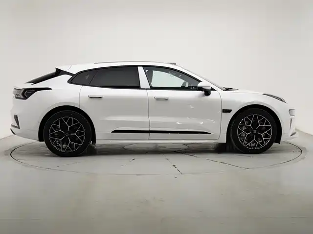 ZEEKR EXTREME KRYPTON 001