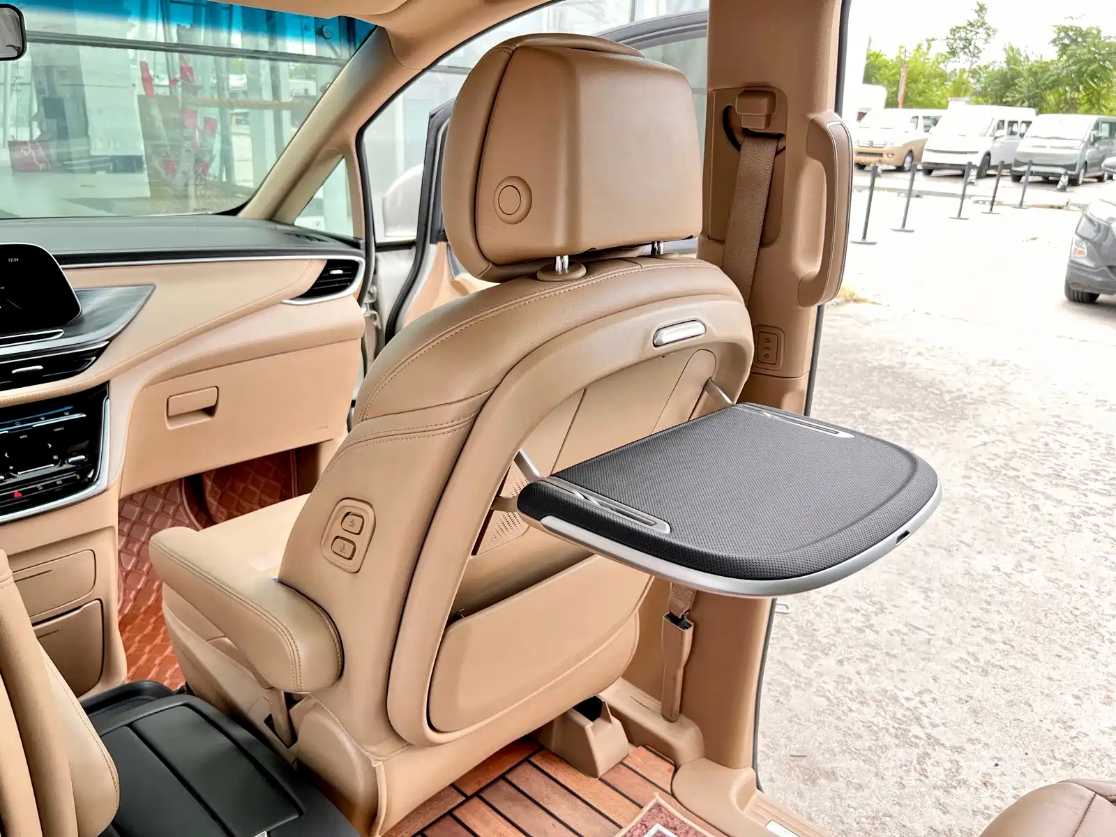 Фото 22 - Buick GL8