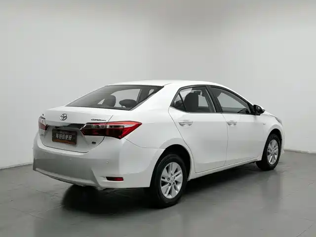 Toyota Corolla 2014 1.6L CVT GL — фото 2