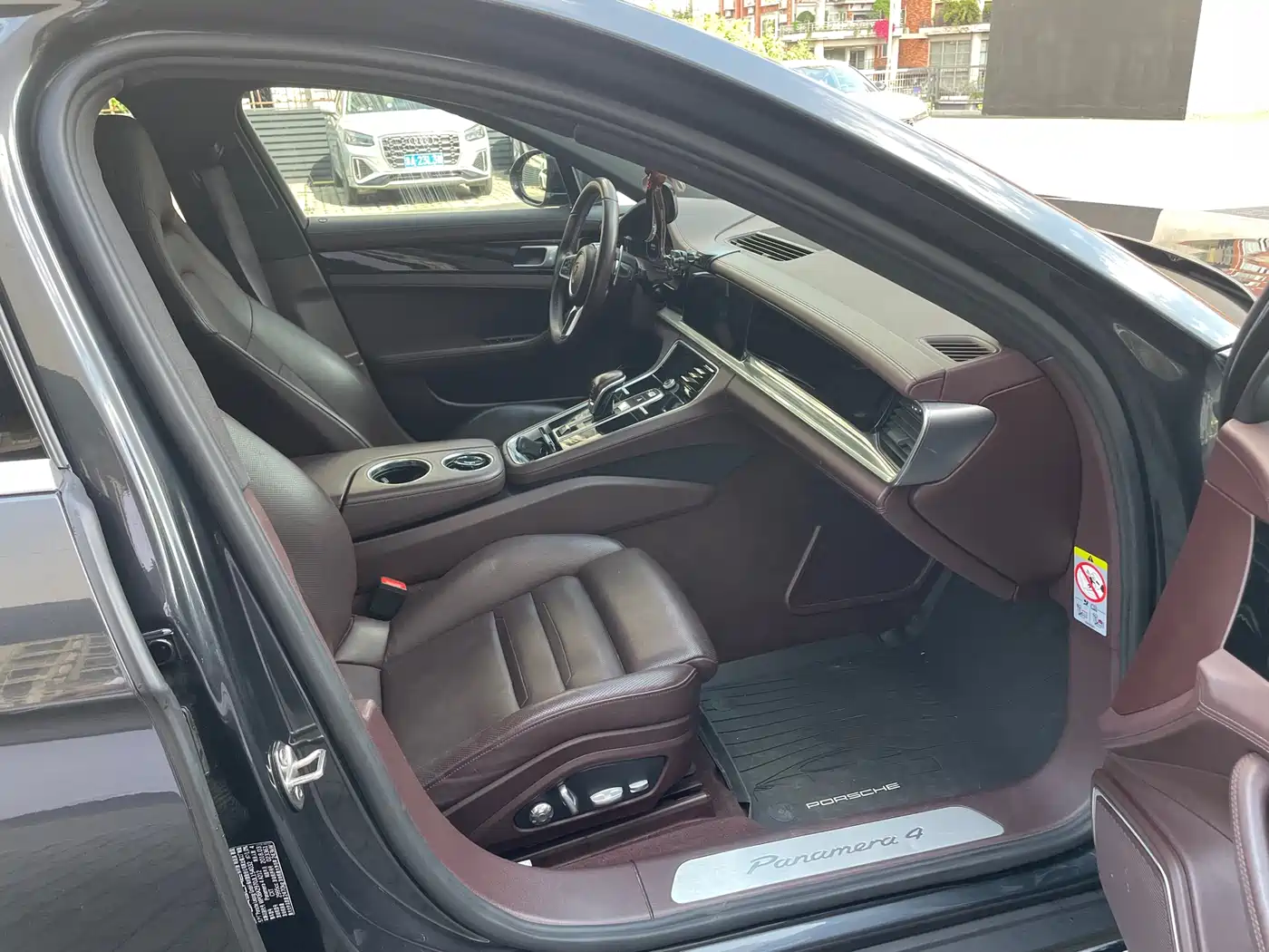 Porsche Panamera 2017 Panamera 4 Executive Long Wheelbase 3.0T фото 9