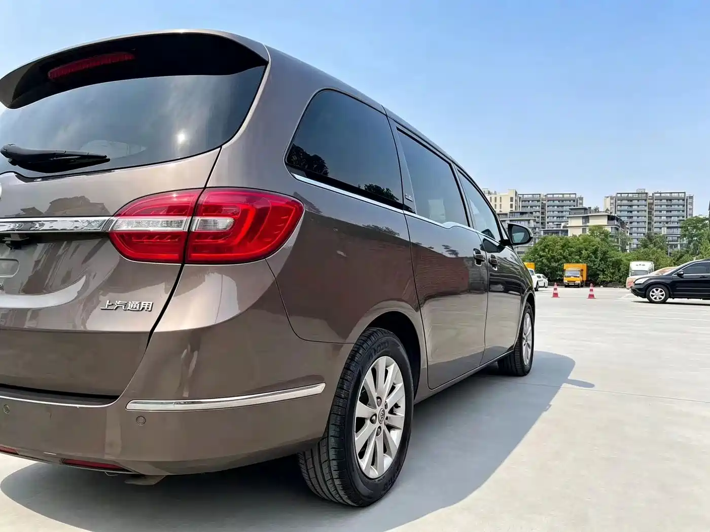 Buick GL8 2015 2.4L Luxury Business Exclusive Edition фото 8