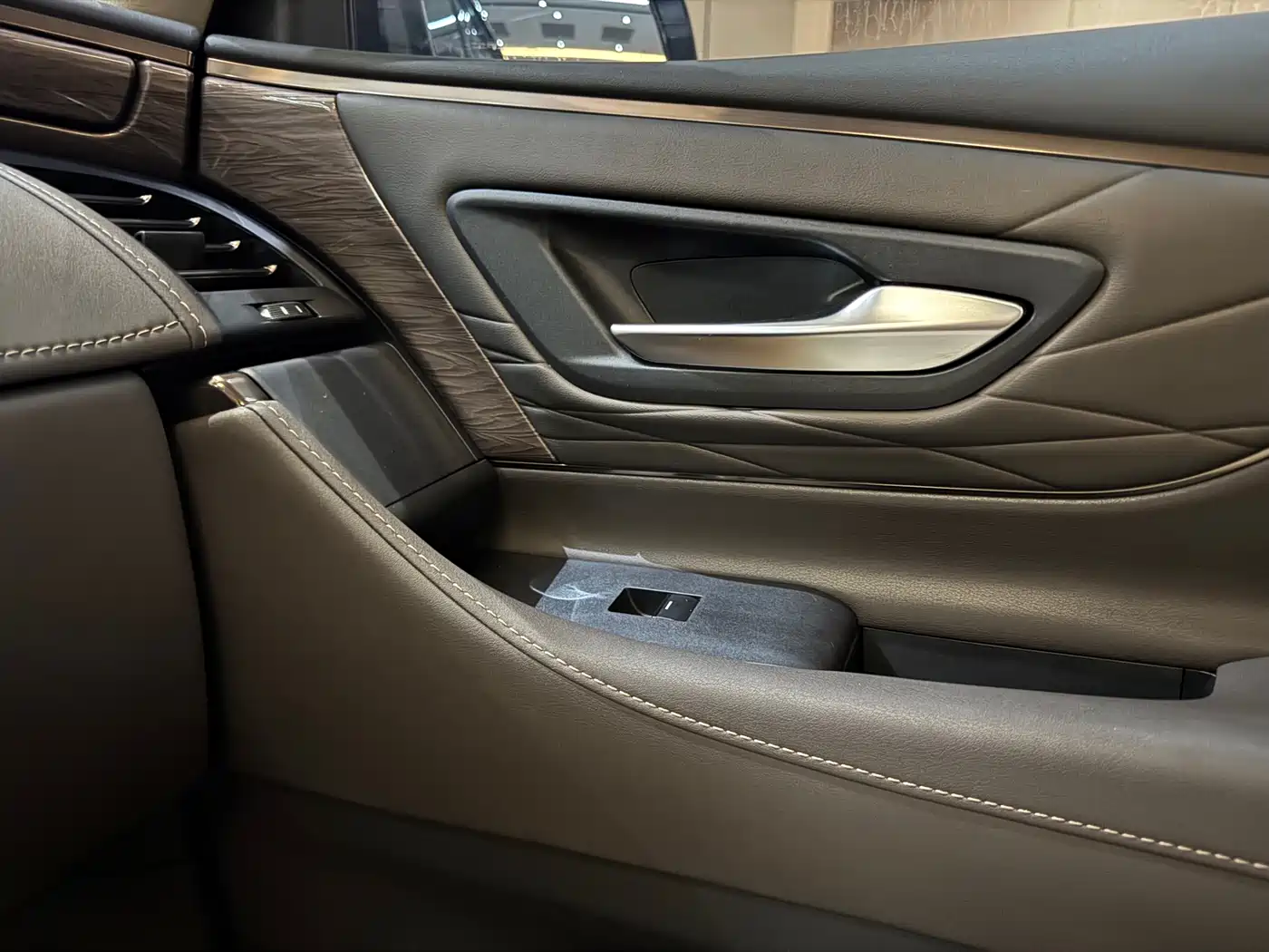 Toyota Vellfire 2023 Crown Hybrid 2.5L HV Ultimate фото 6