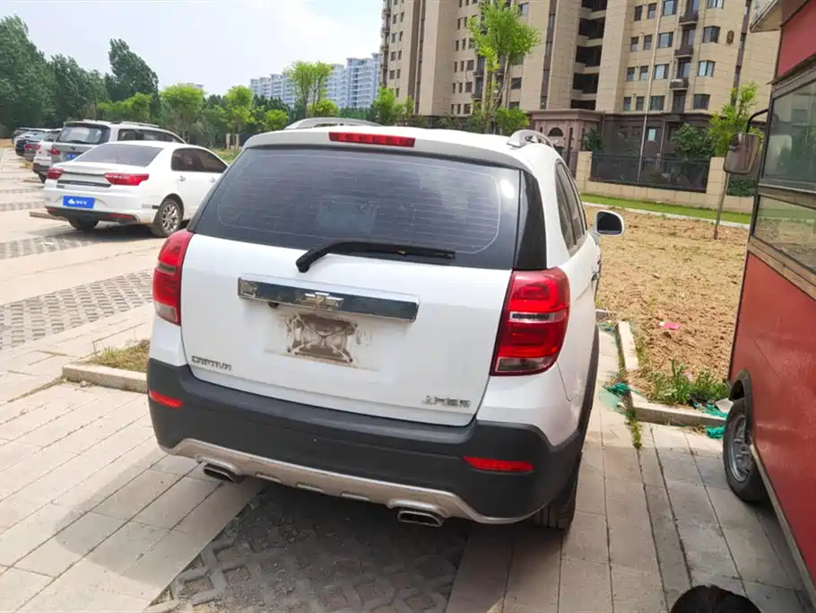 Chevrolet Captiva 2017 2.4L 2WD Luxury Edition 7-Seater фото 3