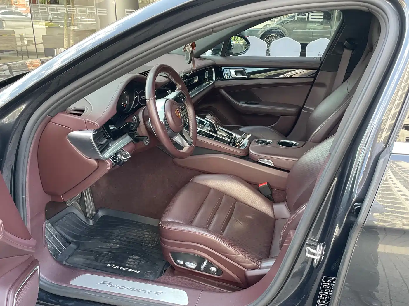 Porsche Panamera 2017 Panamera 4 Executive Long Wheelbase 3.0T фото 4