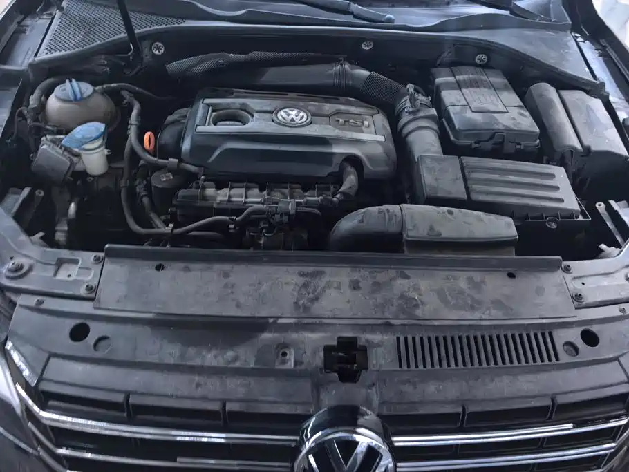 Volkswagen Passat 2012 2011 1.8TSI Automatic Premium Edition