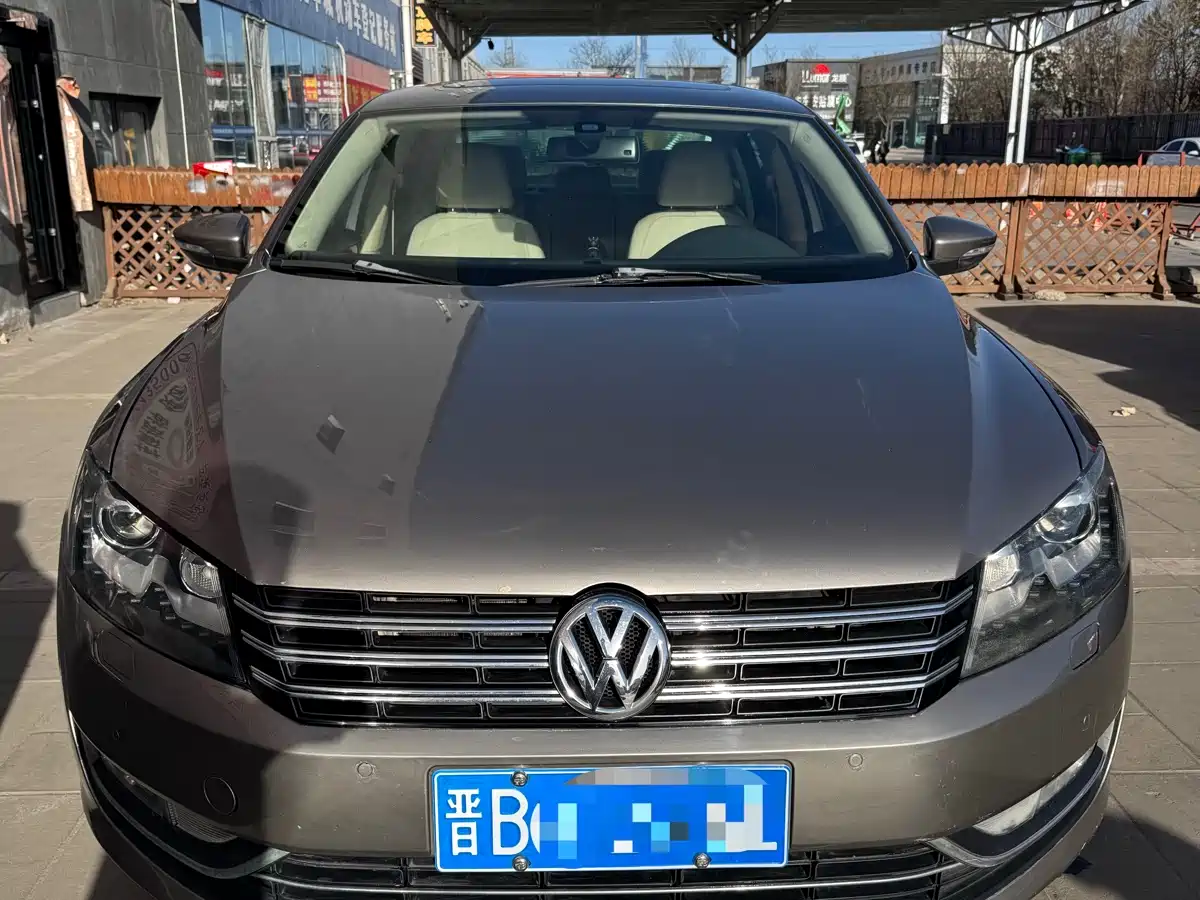 Volkswagen Passat 2011 1.8TSI DSG Royal Edition фото 8