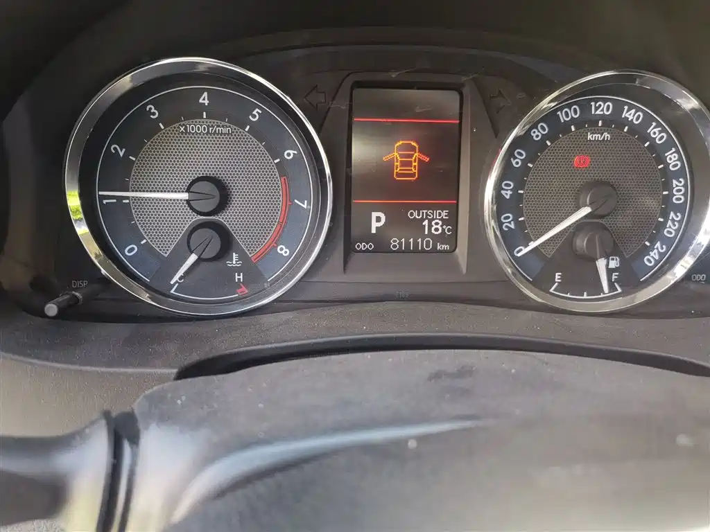 Toyota Corolla 2014 1.6L CVT GL-i фото 5