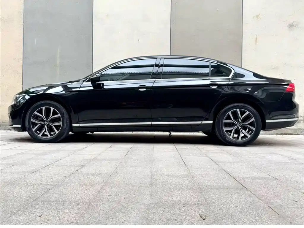 Volkswagen Magotan 2020 330TSI DSG Leading фото 2