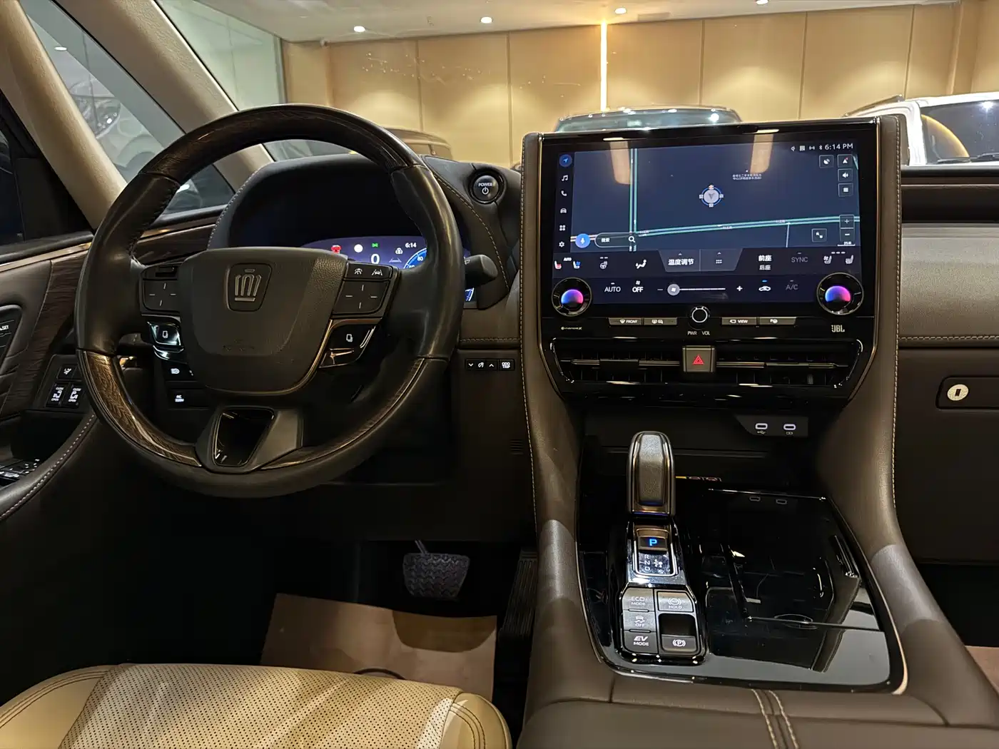 Toyota Vellfire 2023 Crown Hybrid 2.5L HV Ultimate фото 3