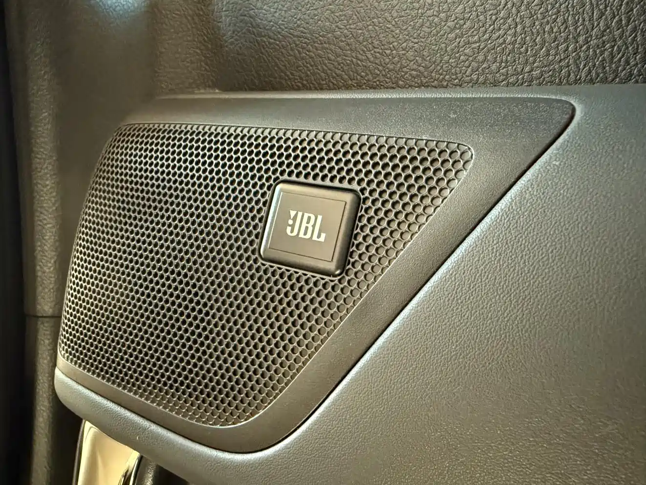 Toyota Alphard 2021 Hybrid 2.5L Premium фото 14