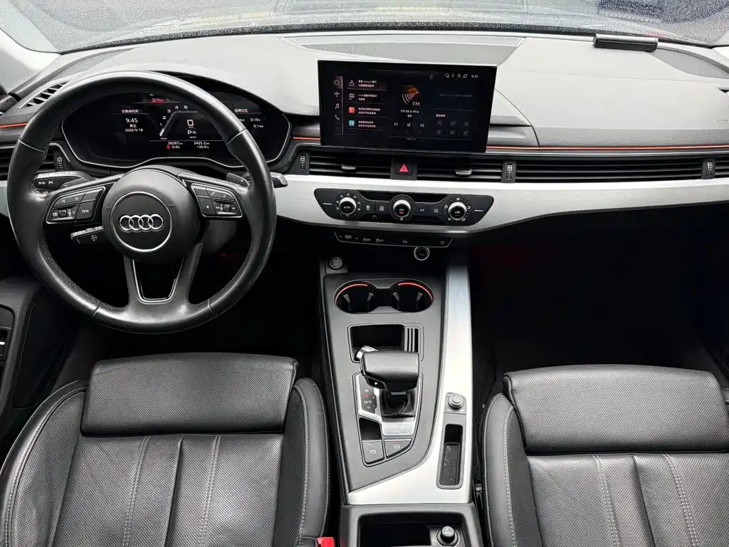 Фото 8 - Audi A4L