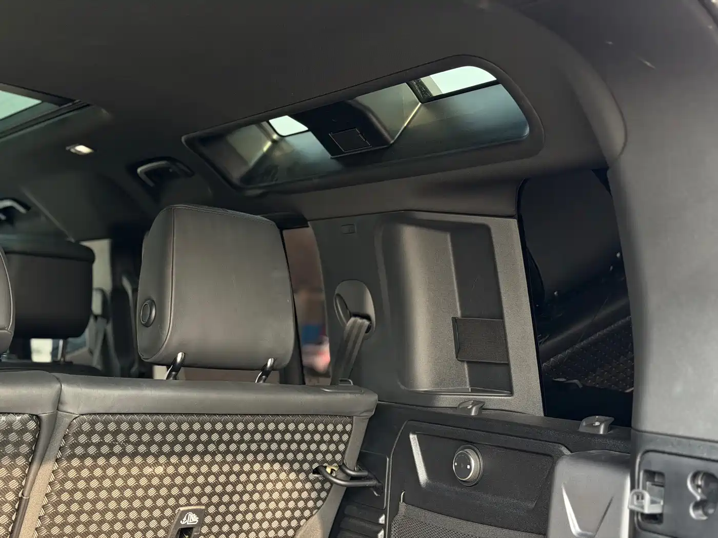 Land Rover Defender 2024 110 3.0T P400 X-DYNAMIC HSE фото 10