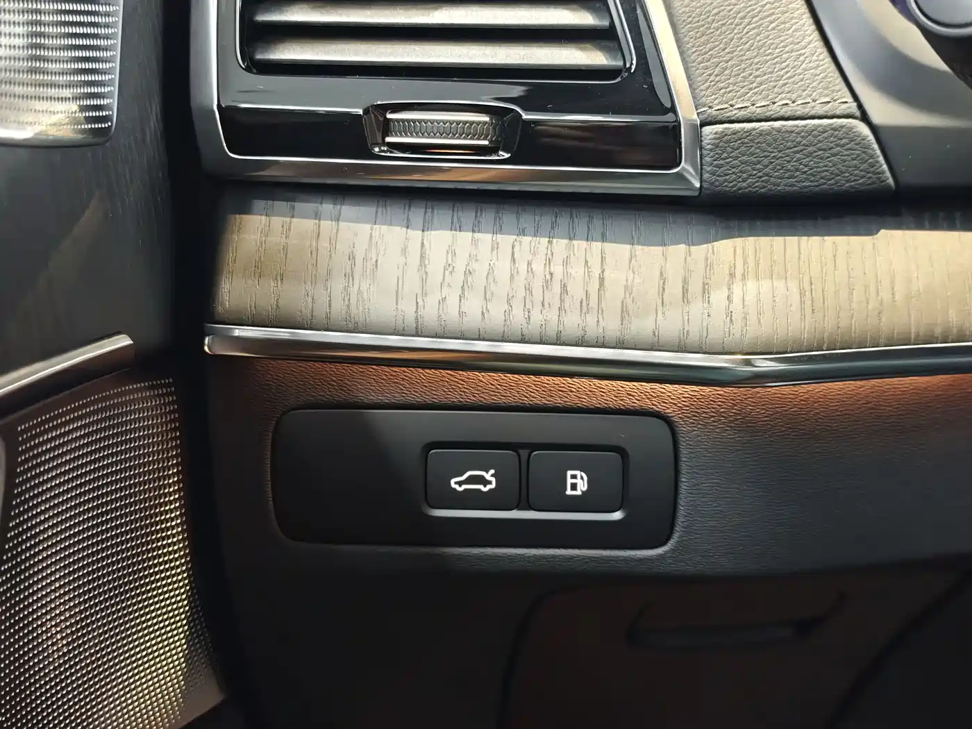 VOLVO XC90 PLUG IN HYBRID