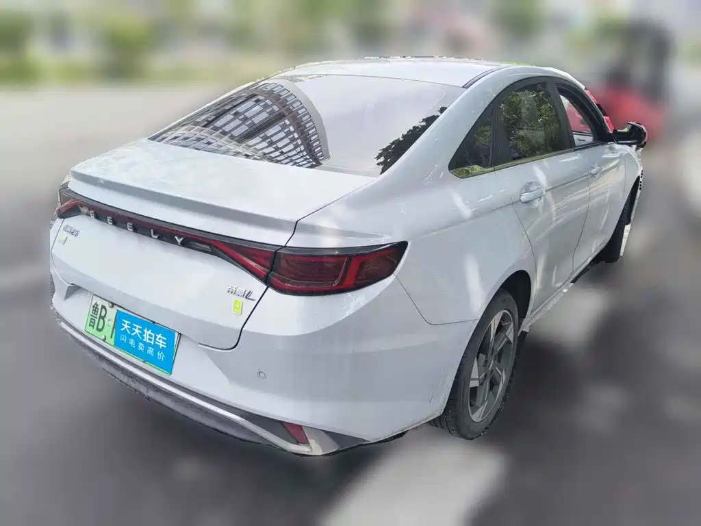 صورة 5 - Geely Emgrand L HiP