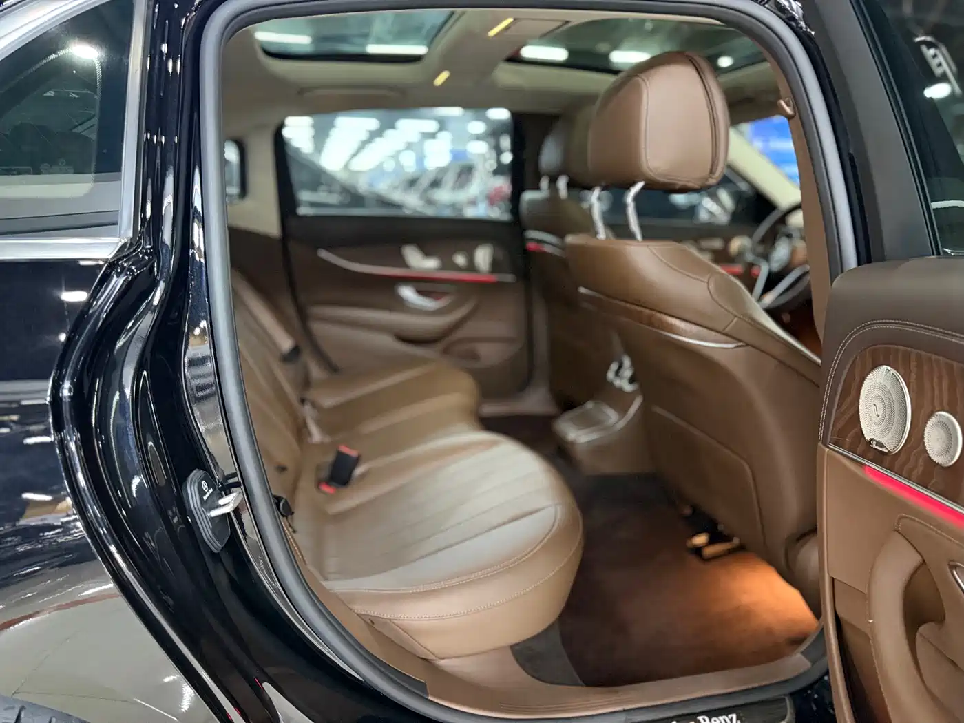 Mercedes-Benz E-Class 2023 E 300 L Luxury фото 11