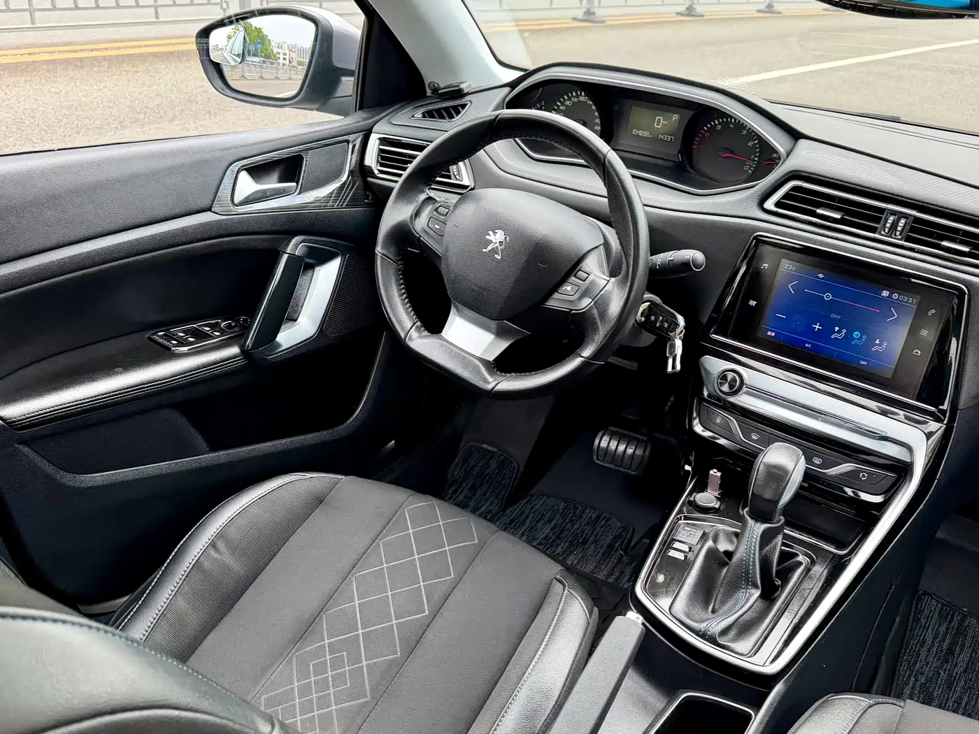 Peugeot 308 2016 230THP Automatic Luxury фото 4