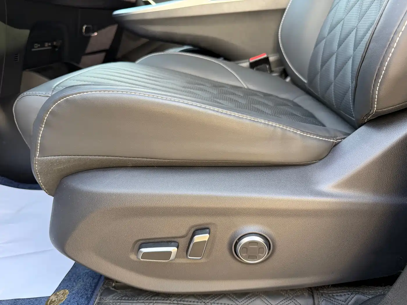 Maxus Maxus G90 2023 2023 2.0T Starlight 7-seater