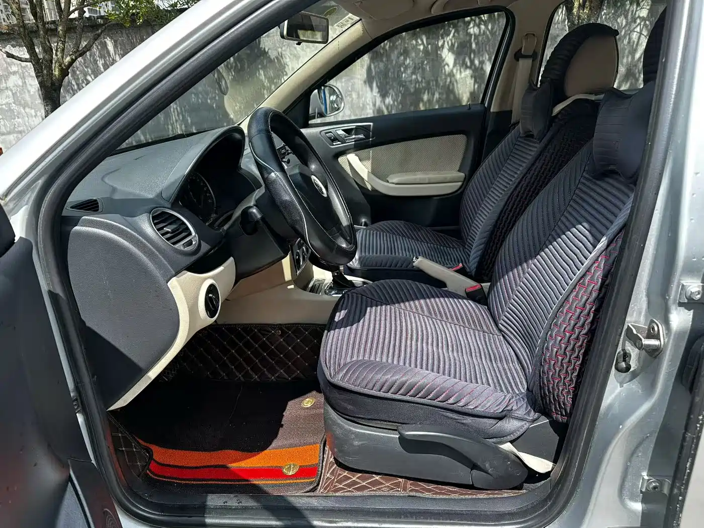Volkswagen Lavida 2011 1.6L Automatic Leisure Edition фото 7