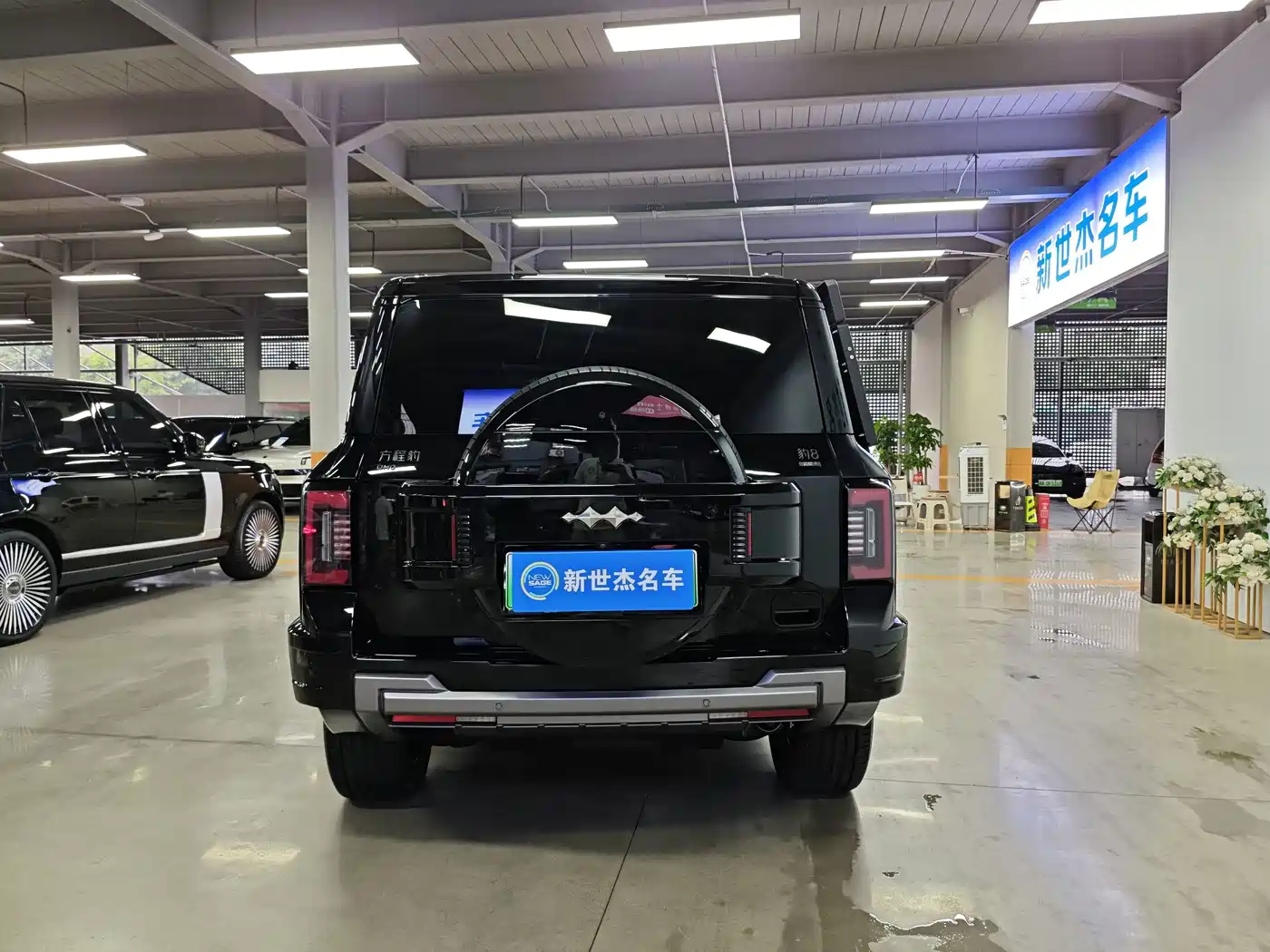 Fang Cheng Bao Leopard 8 2025 2025 Zhiyong Flagship 7-Seater