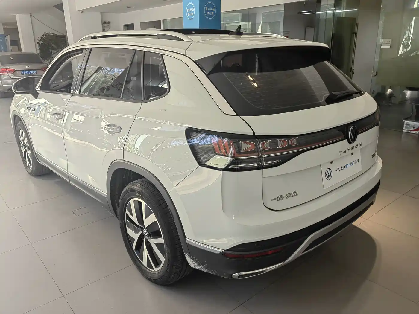 Volkswagen Tayron 2023 300TSI 2WD Luxury Plus Advanced Edition фото 13