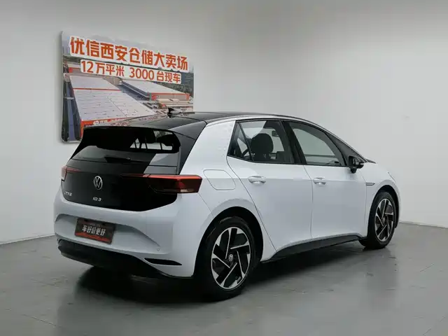Volkswagen ID.3 2023 Upgraded Pure Intelligence Edition — фото 2