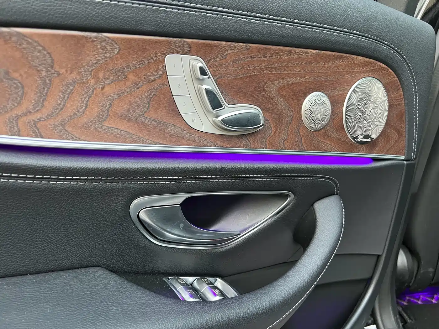 Mercedes-Benz E-Class 2022 E 300 L Luxury фото 24