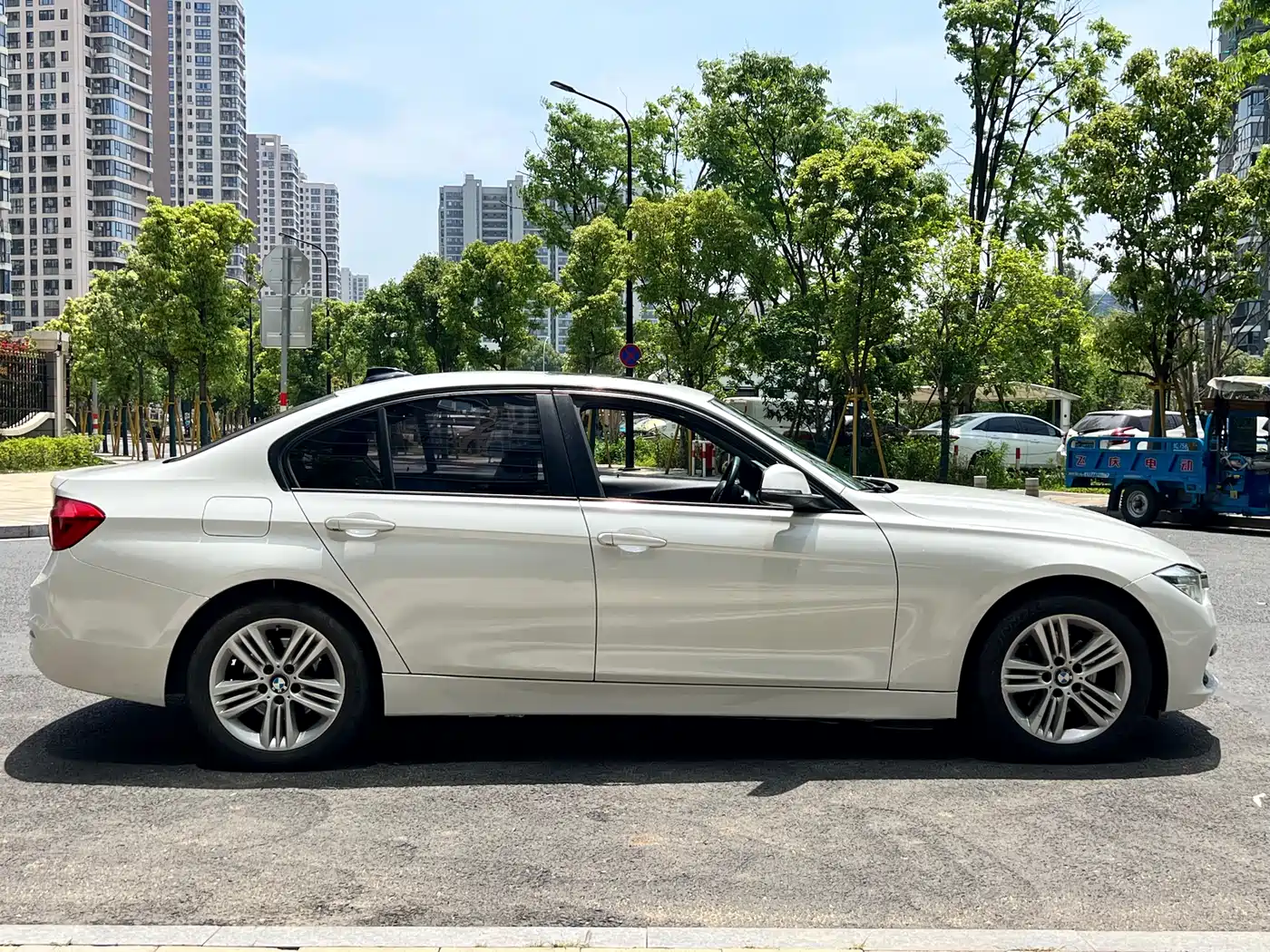 BMW 3 Series 2017 318i Fashion фото 4