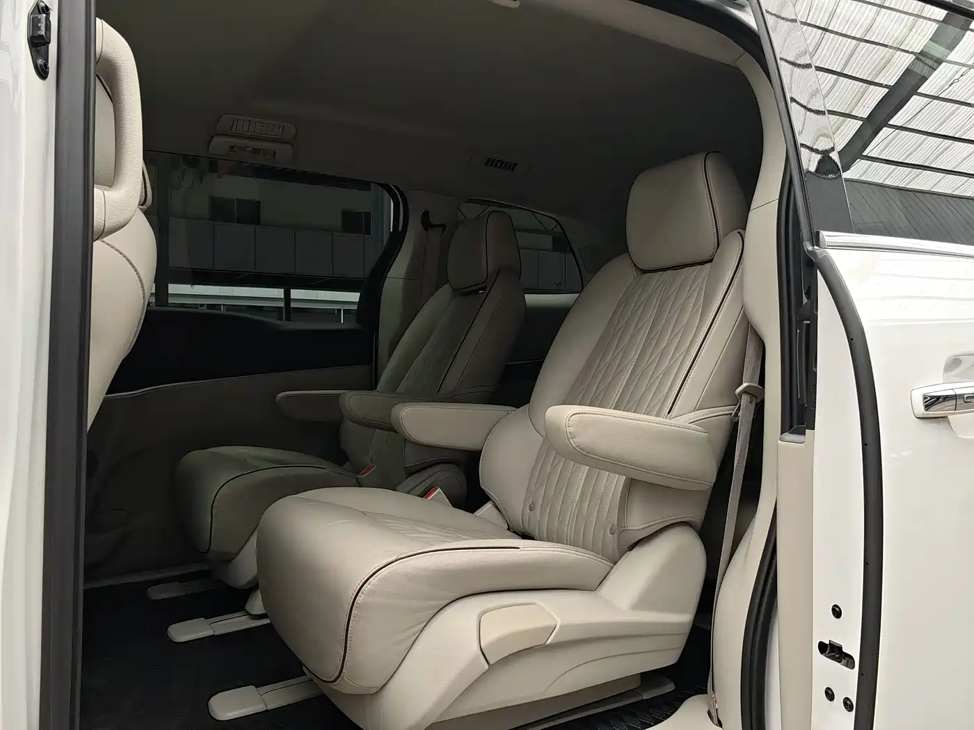 Buick GL8 2021 Land Business Class 652T Luxury фото 15