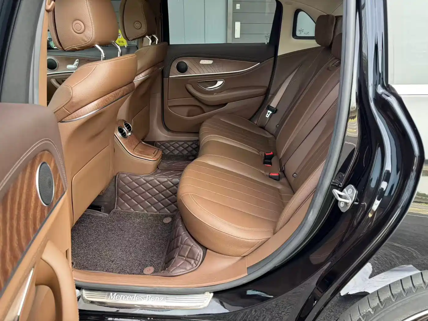 Mercedes-Benz E-Class 2022 E 260 L фото 6