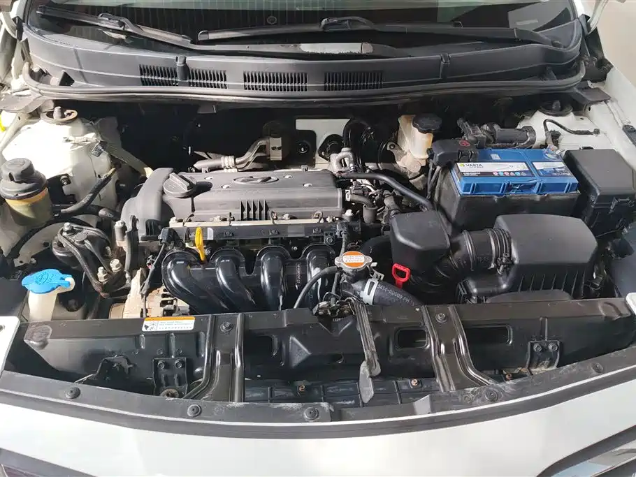Hyundai Verna 2014 1.4L Automatic Smart GLS фото 10