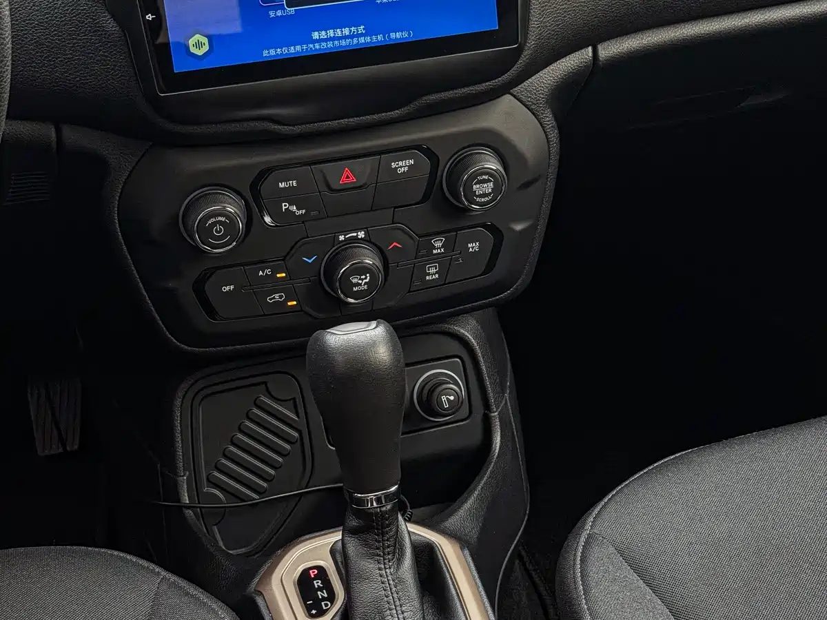 Jeep Renegade 2019 2018 Connected Large Screen 180TS Auto High Energy Edition