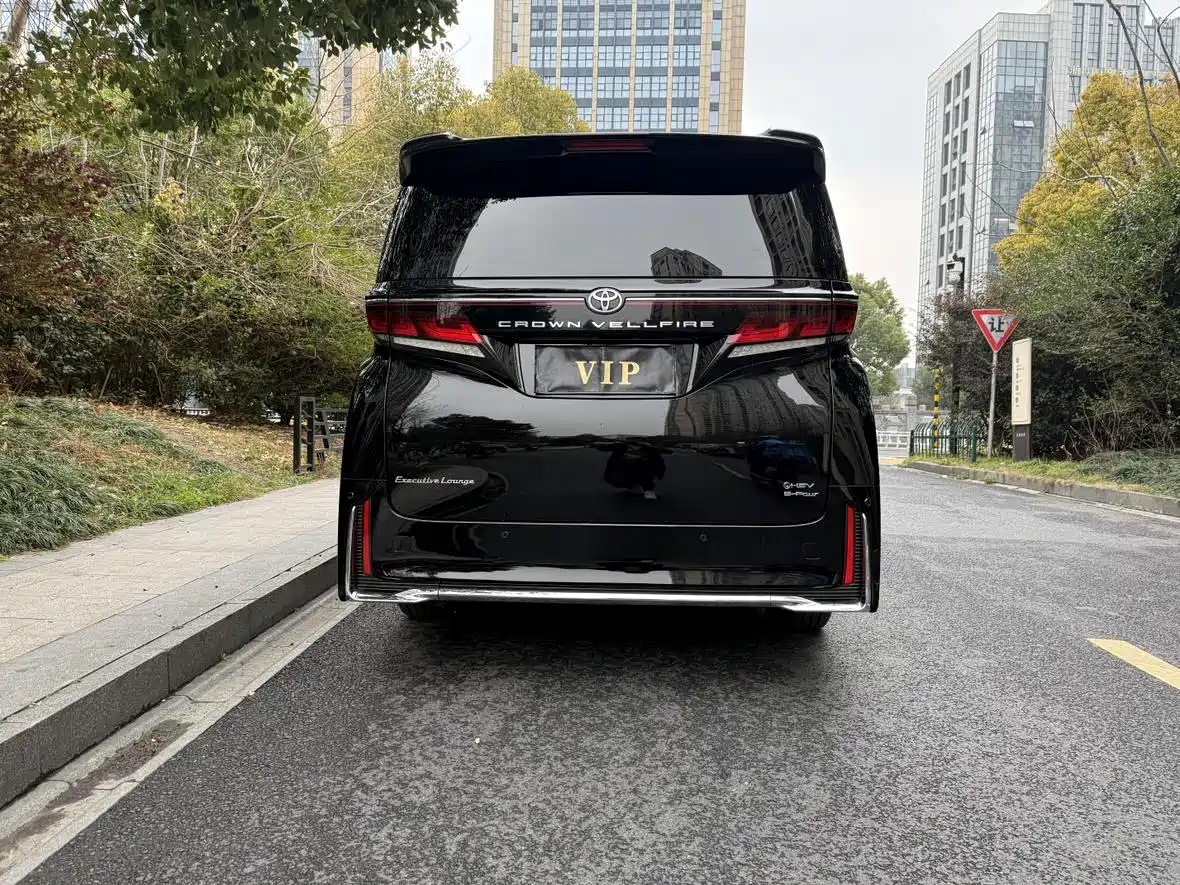 Toyota Vellfire 2024 Crown Hybrid 2.5L Executive Premium Edition фото 8