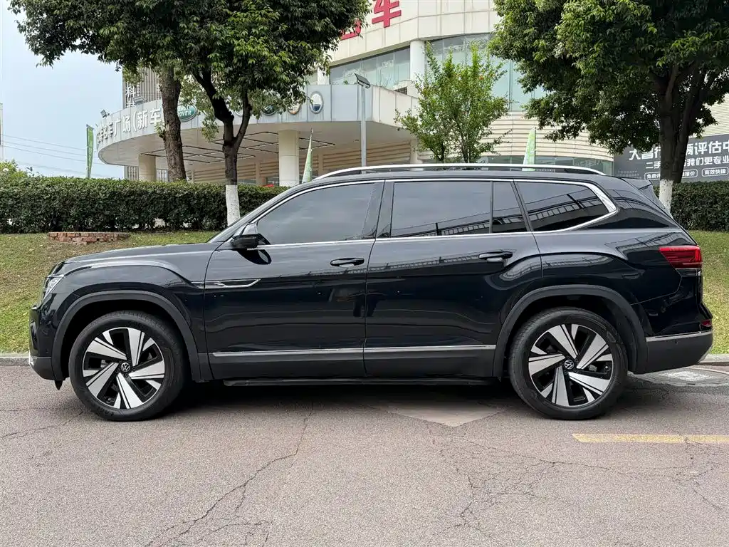 Volkswagen Teramont 2024 380TSI 4WD Prestige Luxury Edition фото 3