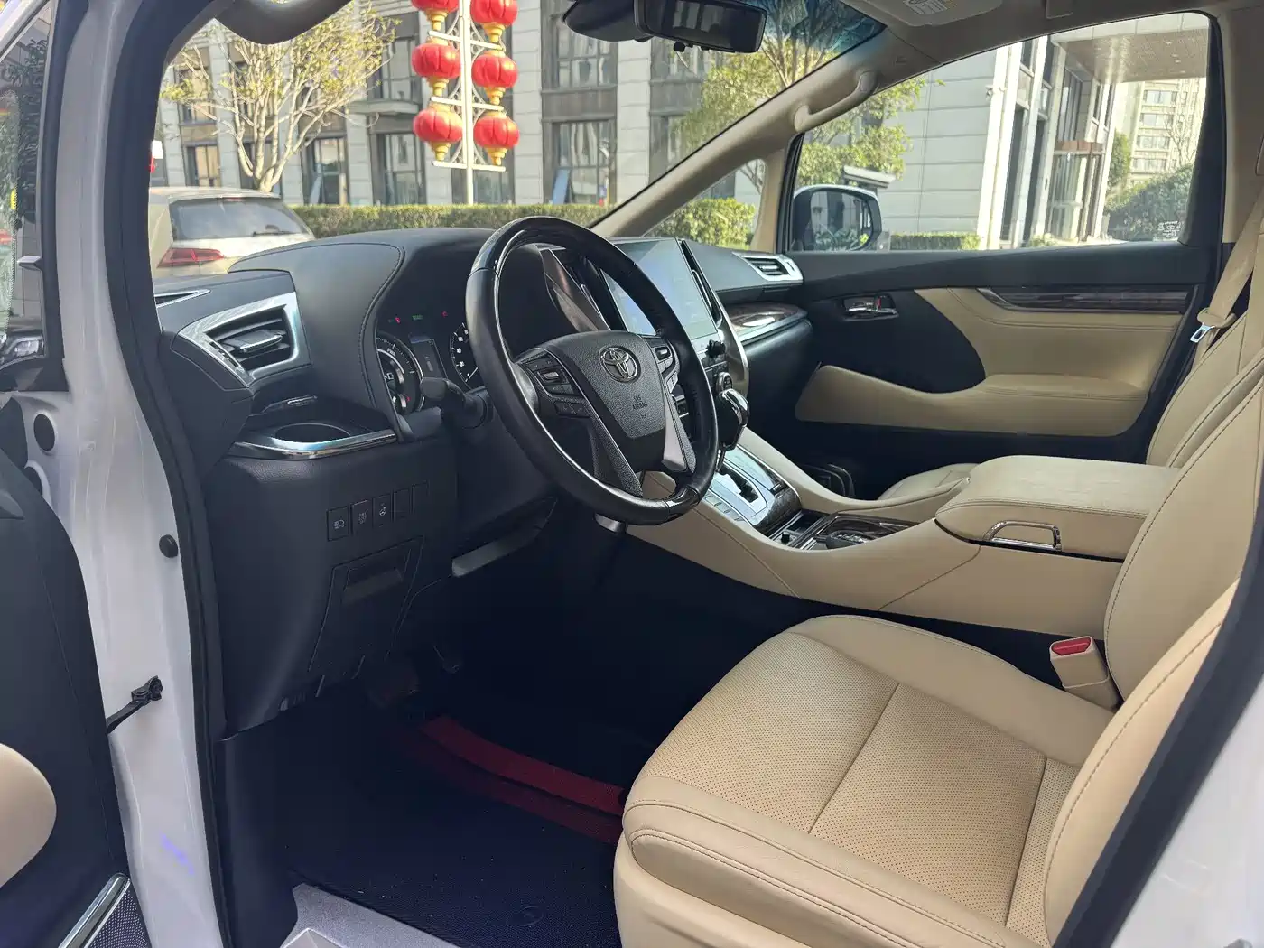 Toyota Alphard 2021 Hybrid 2.5L Luxury фото 8