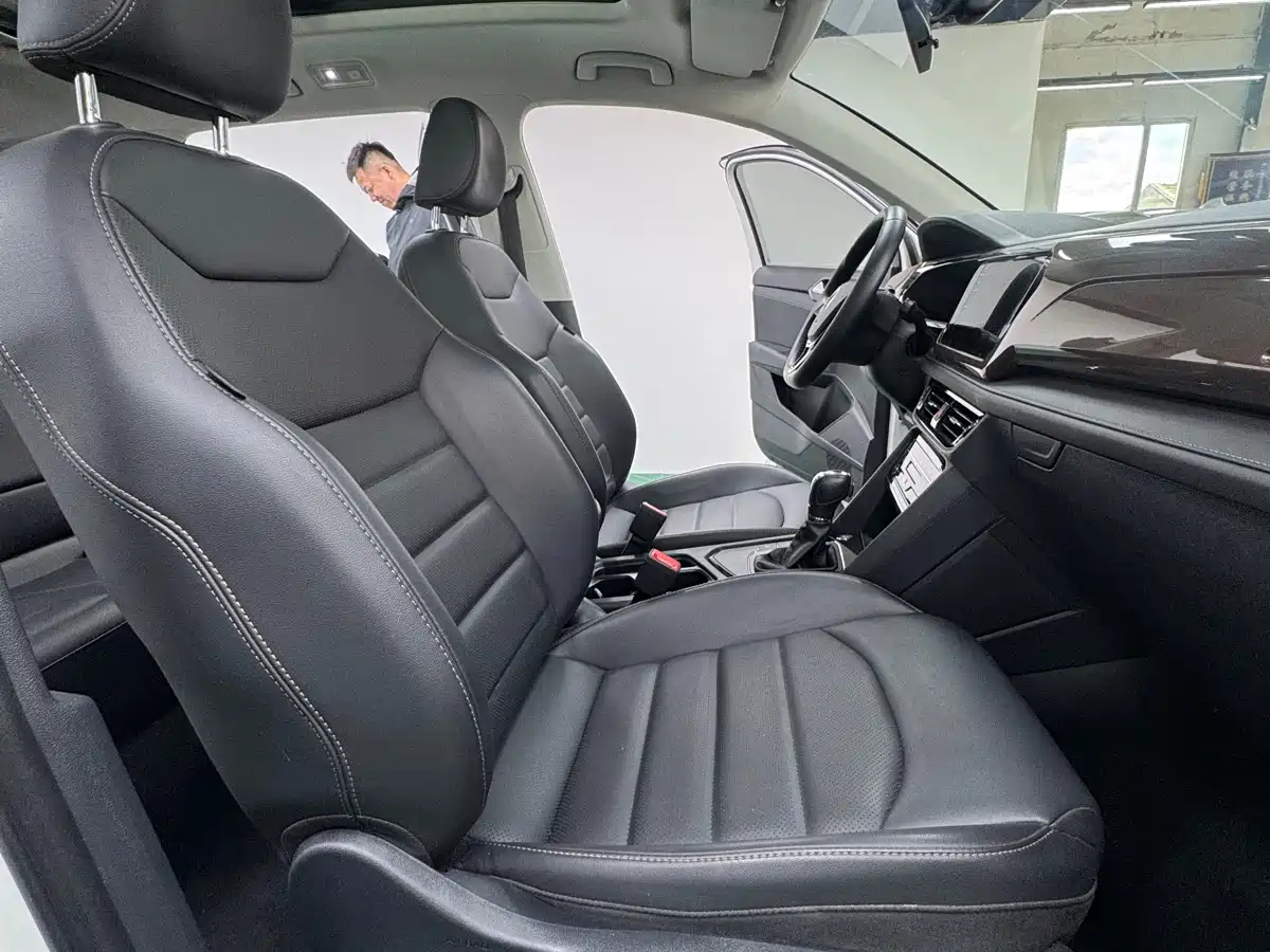 Volkswagen Tharu 2022 280TSI FWD Luxury Edition фото 12