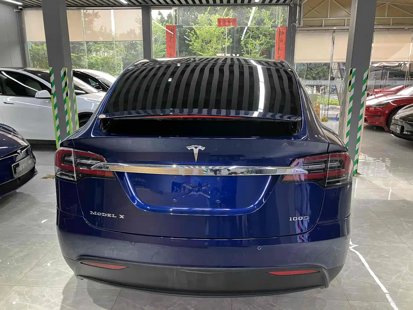 TESLA MODEL X