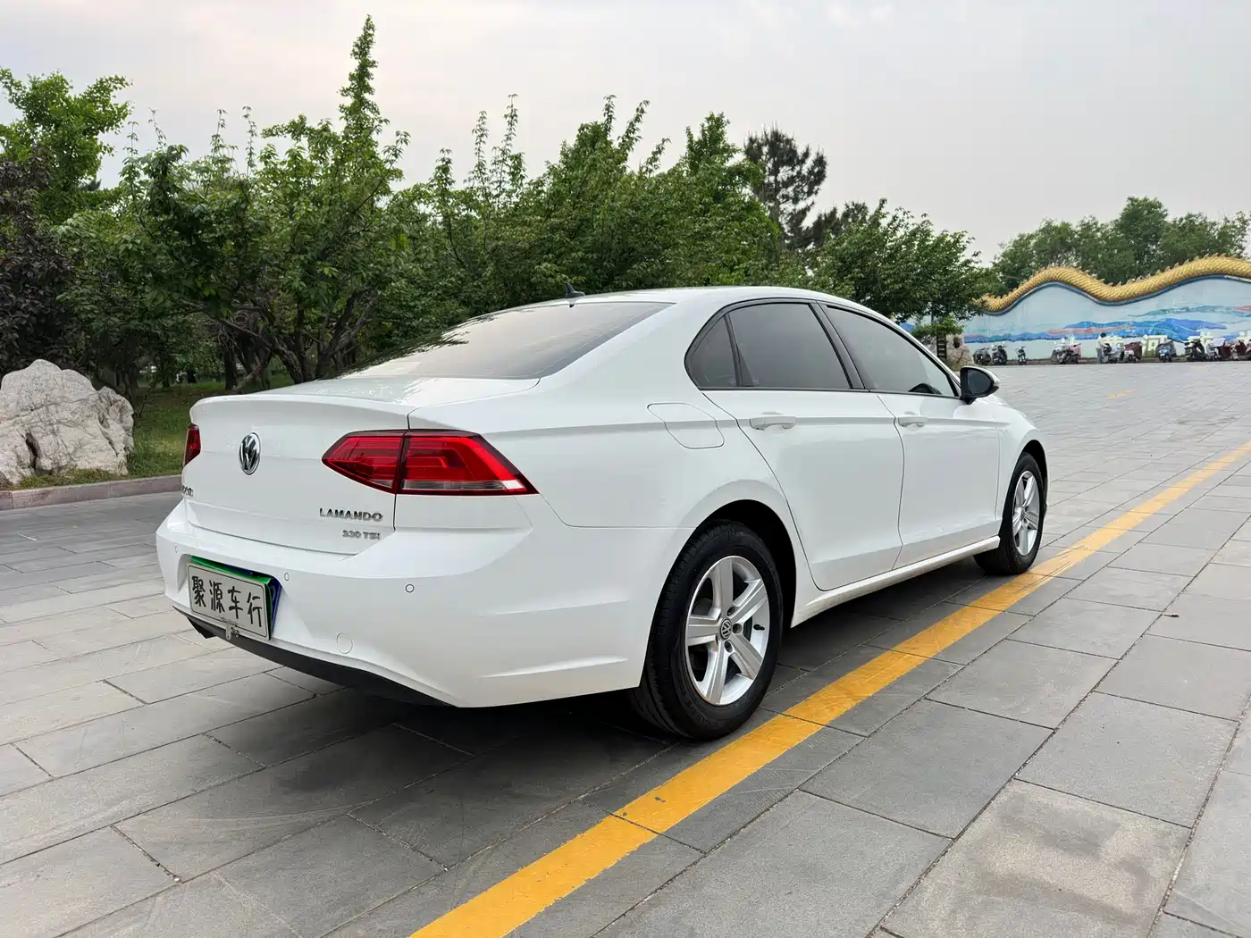 Volkswagen Lamando 2018 230TSI DSG Trend Edition фото 4