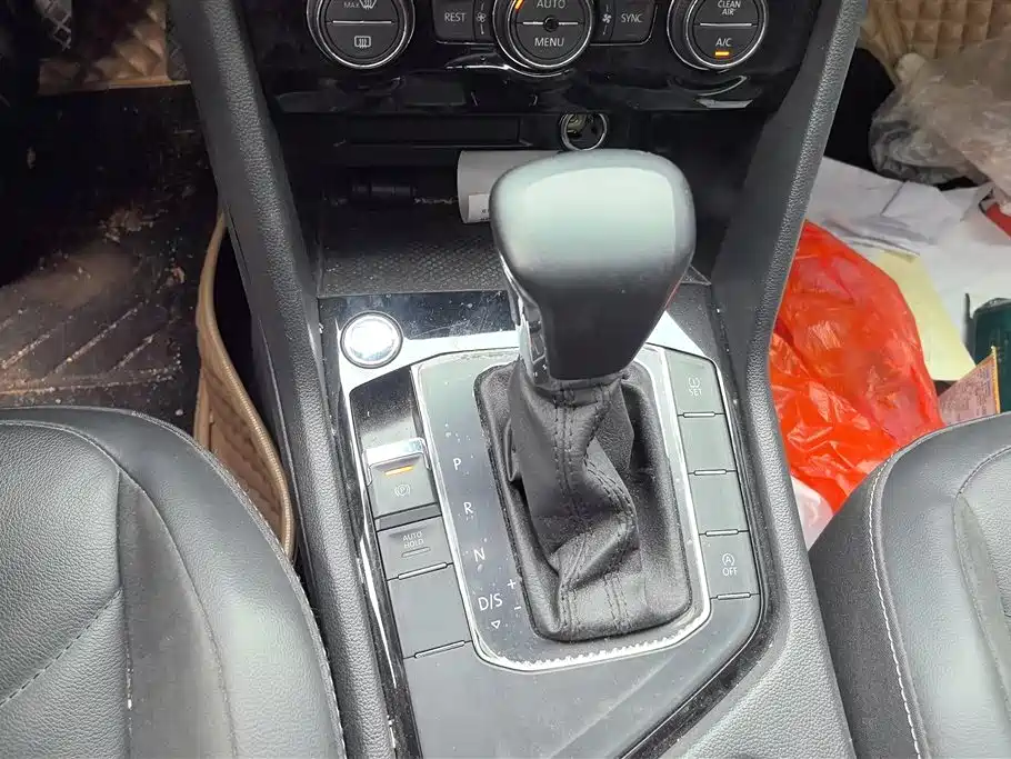 Volkswagen Tiguan L 2021 330TSI Automatic 2WD Smart фото 16